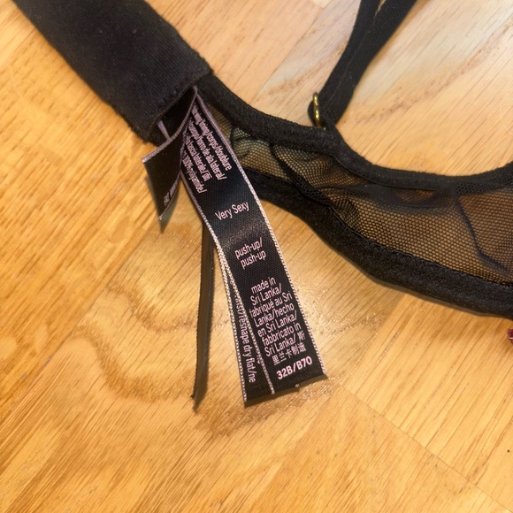 Victoria Secret Very Sexy Push Up 32B - Picture 4 of 4